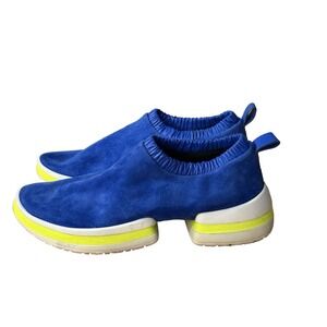 Stuart‎ Weitzman SW-612 Stylish Blue Slip-On Women's Shoes Sneakers Size 8.5